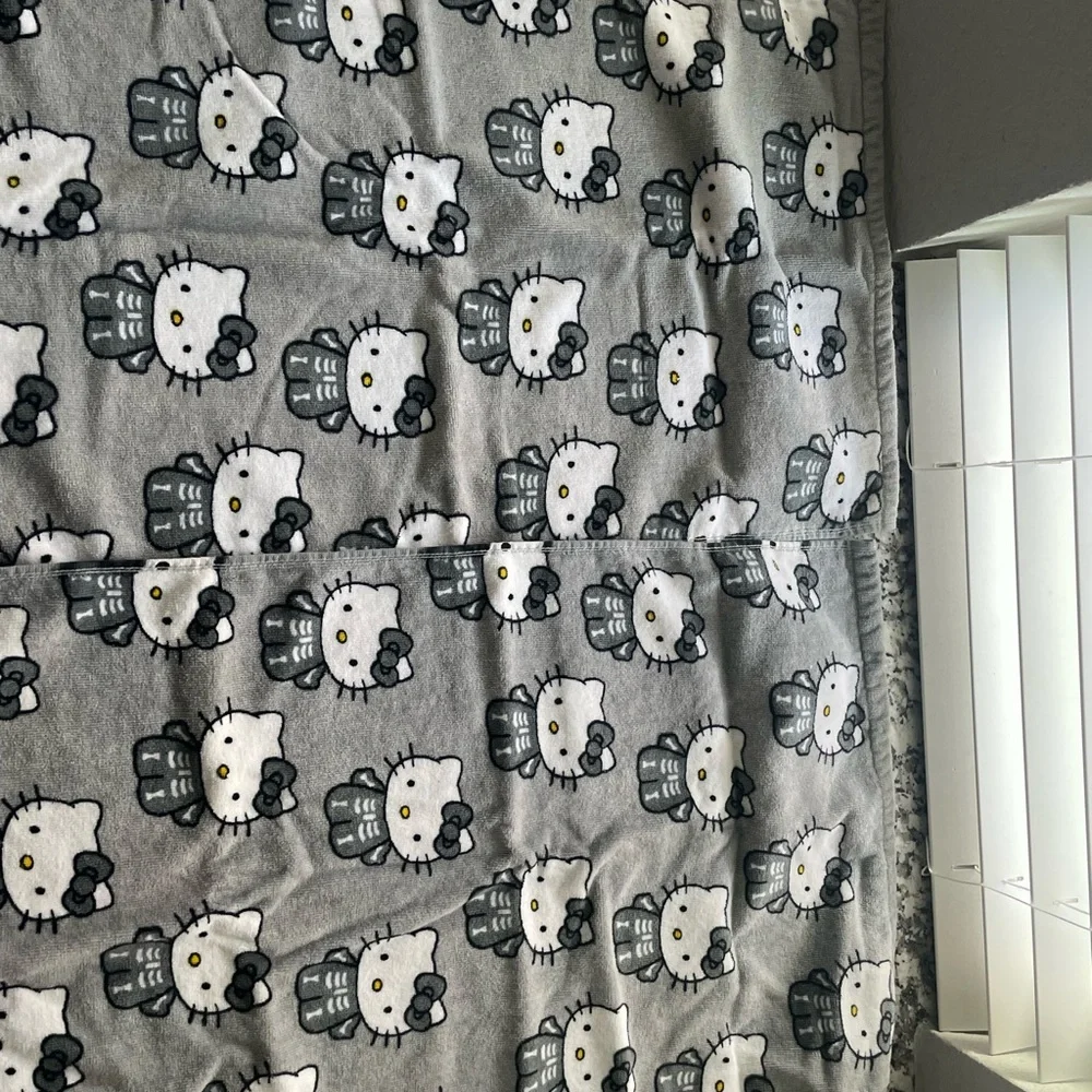 Hello Kitty Halloween Gray Skeleton Hand towels